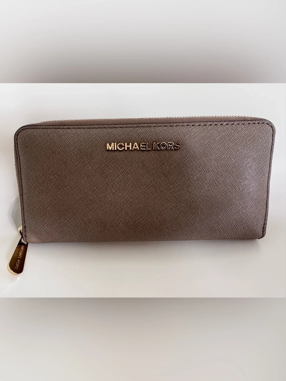 Michael Kors Jet Set Travel Saffiano Leather Zip Around Continental Wallet Taupe